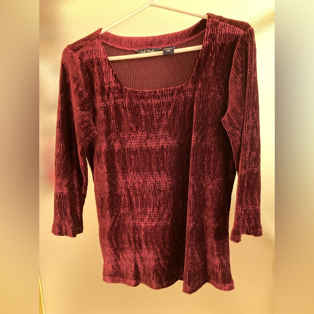 Velvety long sleeved top
